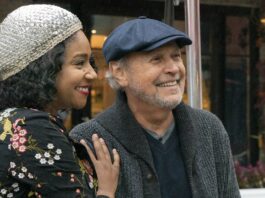 Tiffany Haddish as Emma Payge and Billy Crystal as Charlie Burnz in Here Today, directed by Billy Crystal. Photo: Cara Howe. Copyright: 2021 CTMG, Inc. All Rights Reserved.