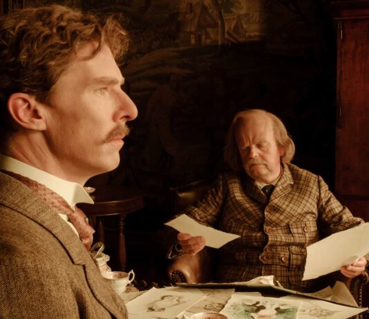 Benedict Cumberbatch as Louis Wain and Toby Jones as Sir William Ingram in The Electrical Life Of Louis Wain, directed by Will Sharpe. Photo: Jaap Buitendijk. Copyright: StudioCanal. All Rights Reserved.