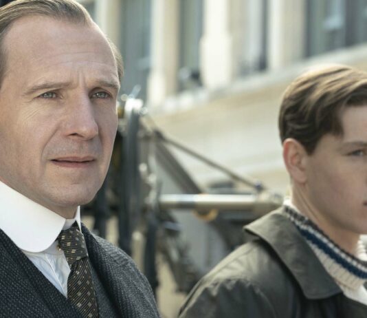 Ralph Fiennes as Oxford and Harris Dickinson as Conrad in The King’s Man, directed by Matthew Vaughn. Photo: Peter Mountain. Copyright: 2020 Twentieth Century Fox Film Corporation. All Rights Reserved.