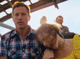 Simon Rex as Mikey "Saber" Davies and Suzanna Son as Strawberry in Red Rocket, directed by Sean Baker. Photo: Drew Daniel. Copyright: Universal Studios. All Rights Reserved.