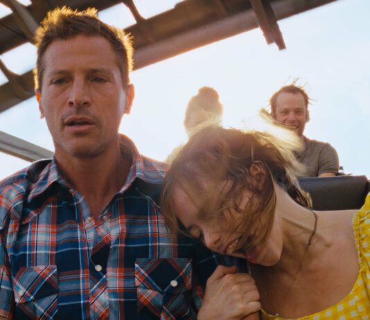 Simon Rex as Mikey "Saber" Davies and Suzanna Son as Strawberry in Red Rocket, directed by Sean Baker. Photo: Drew Daniel. Copyright: Universal Studios. All Rights Reserved.