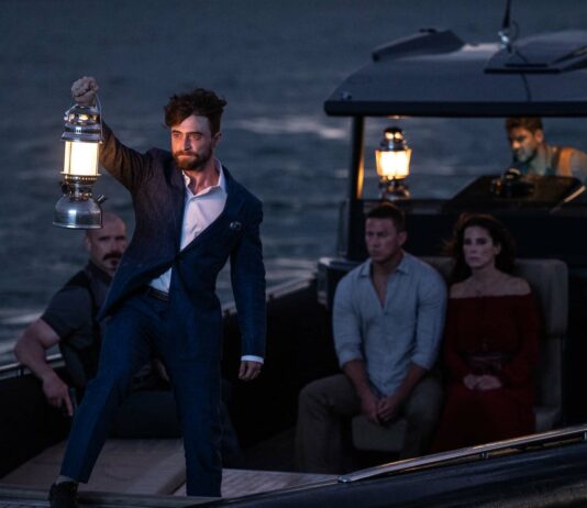 Daniel Radcliffe as Abigail Fairfax, Channing Tatum as Alan Caprison and Sandra Bullock as Loretta Sage in The Lost City, directed by Adam Nee and Aaron Nee. Photo: Kimberley French. Copyright: 2021 Paramount Pictures. All Rights Reserved.