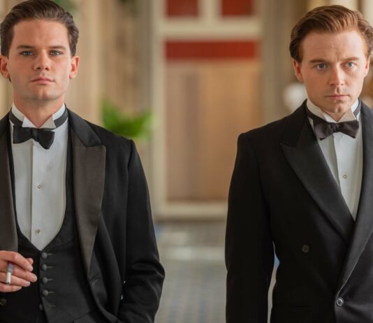 Jeremy Irvine as Ivor Novello and Jack Lowden as Siegfried Sassoon in Benediction, directed by Terence Davies. Photo: Laurence Cendrowicz. Copyright: UME14 Ltd/Vertigo Releasing. All Rights Reserved.