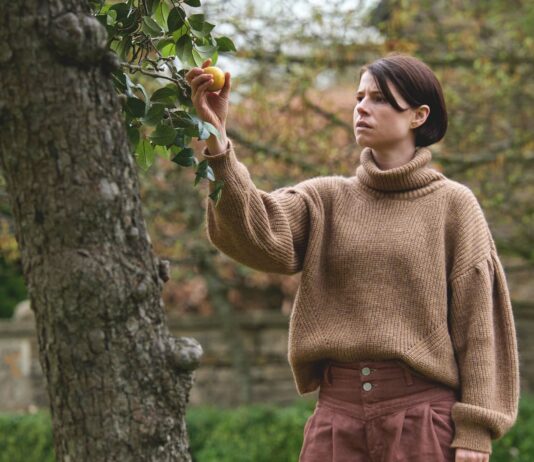 Jessie Buckley as Harper Marlowe in Men, directed by Alex Garland. Photo: Kevin Baker. Copyright: Men Film Rights LLC. All Rights Reserved.