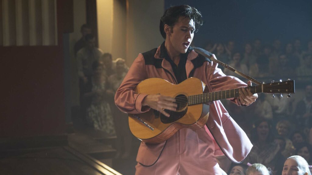 Austin Butler as Elvis Presley in Elvis, directed by Baz Luhrmann. Photo: Hugh Stewart. Copyright: 2022 Warner Bros. Entertainment Inc. All Rights Reserved.