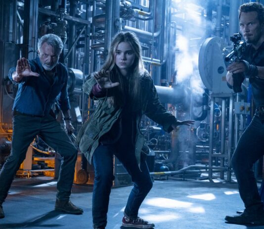 Sam Neill as Dr Alan Grant, Isabella Sermon as Maisie Lockwood and Chris Pratt as Owen Grady in Jurassic World: Dominion, directed by Colin Trevorrow. Photo: John Wilson. Copyright: 2022 Universal Studios and Amblin Entertainment. All Rights Reserved.