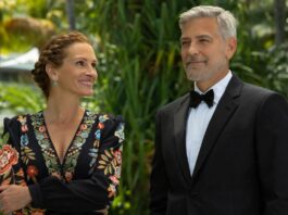 Julia Roberts as Georgia and George Clooney as David in Ticket To Paradise, directed by Ol Parker. Photo: Vince Valitutti. Copyright: Universal Studios. All Rights Reserved.