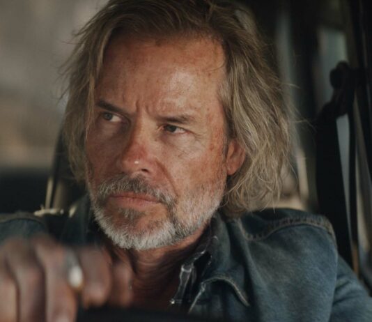 Guy Pearce as Bruce Cogburn in The Infernal Machine, directed by Andrew Hunt. Copyright: Paramount Pictures. All Rights Reserved.