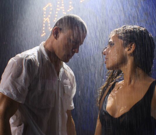 Channing Tatum as Mike Lane and Kylie Shea as Ballerina in Magic Mike’s Last Dance, directed by Steven Soderbergh. Copyright: 2022 Warner Bros. Entertainment Inc. All Rights Reserved.