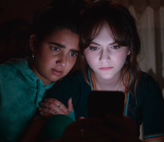 Geraldine Viswanathan as Taylor and Emilia Jones as Margot in Cat Person, directed by Susanna Fogel. Copyright: Studio Canal. All Rights Reserved.