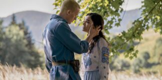 Tom Blyth as Coriolanus Snow and Rachel Zegler as Lucy Gray Baird in The Hunger Games: The Ballad Of Songbirds & Snakes, directed by Francis Lawrence. Photo: Murray Close. Copyright: Lionsgate. All Rights Reserved.