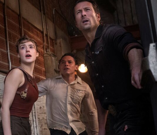 Daisy Edgar-Jones as Kate, Anthony Ramos as Javi and Glen Powell as Tyler in Twisters, directed by Lee Isaac Chung. Photo: Melinda Sue Gordon. Copyright: Universal Pictures/Warner Bros. Pictures/Amblin Entertainment.