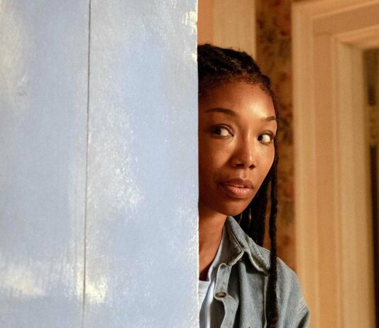 Brandy Norwood as Belinda in The Front Room, directed by Max Eggers and Sam Eggers. Copyright: Universal Pictures. All Rights Reserved.