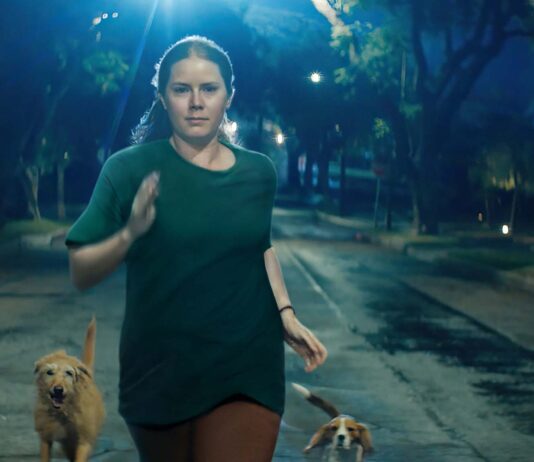 Amy Adams as Mother in Nightbitch, directed by Marielle Heller. Copyright: Searchlight Pictures. All Rights Reserved.