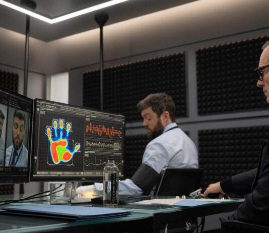 Tom Burke as Freddie Smalls and Michael Fassbender as George Woodhouse in Black Bag, directed by Steven Soderbergh. Photo: Claudette Barius. Copyright: Focus Features, LLC. All Rights Reserved.