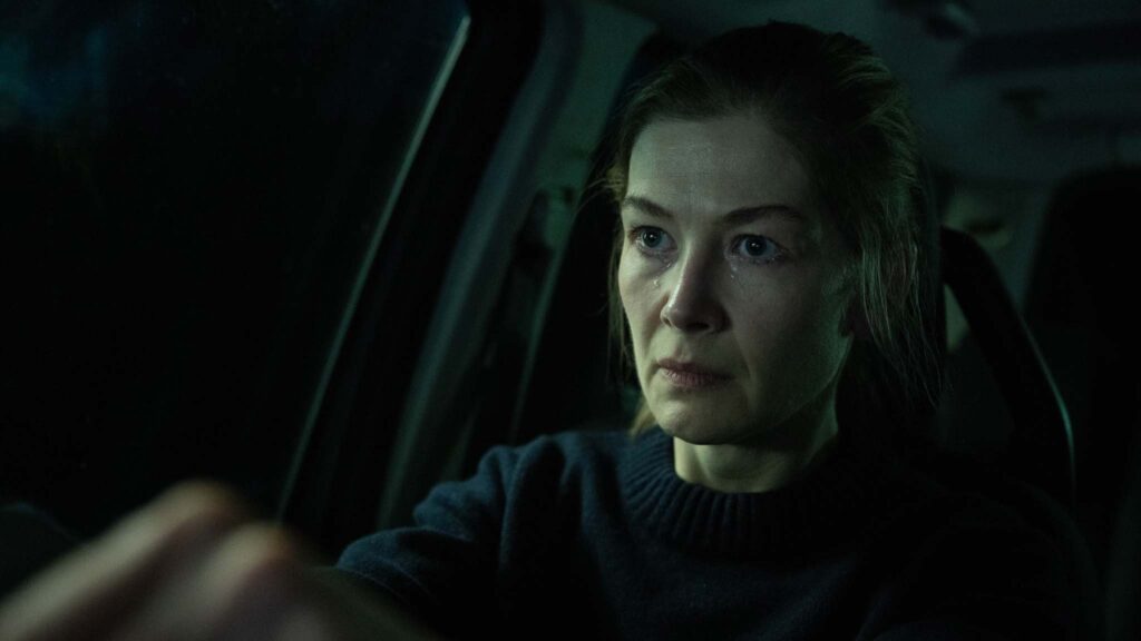 Rosamund Pike as Maddie in Hallow Road, directed by Babak Anvari. Copyright: Universal Pictures. All Rights Reserved.