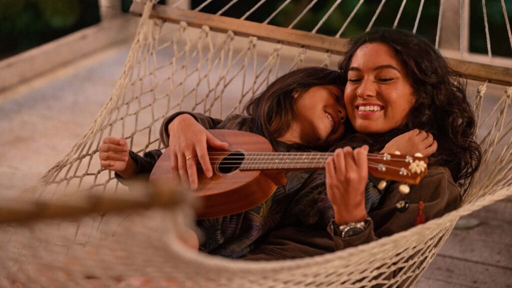 Maia Kealoha as Lilo and Sydney Agudong as Nani in Disney’s Lilo & Stitch, directed by Dean Fleischer Camp. Photo: Matt Kennedy. Copyright: 2025 Disney Enterprises Inc. All Rights Reserved.
