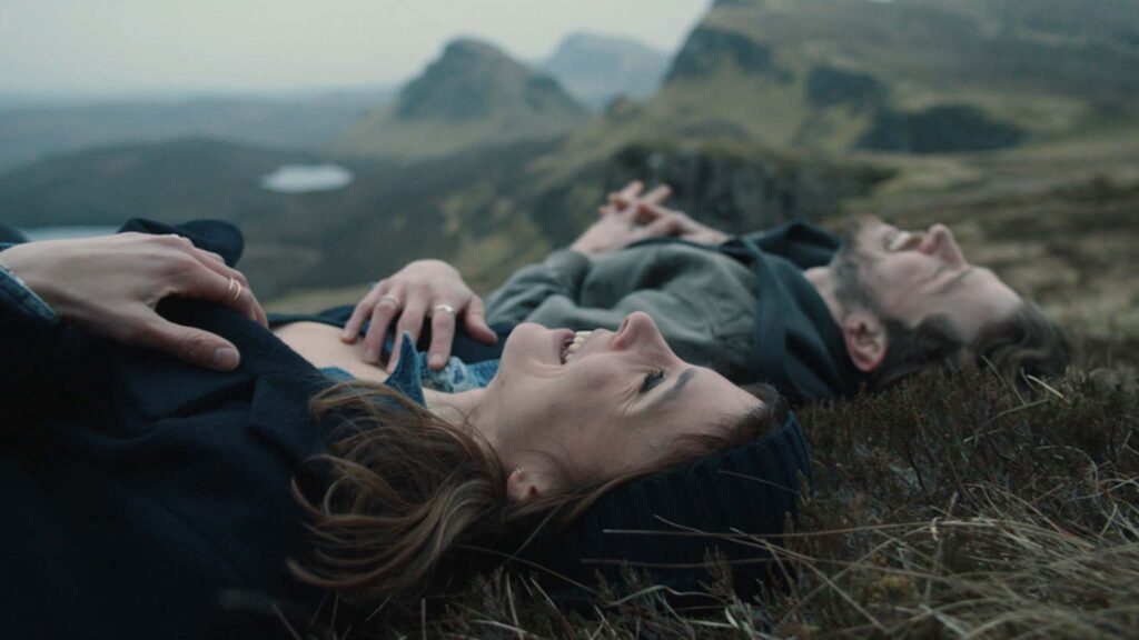 Aylin Tezel as Kira and Chris Fulton as Ian in Falling Into Place, directed by Aylin Tezel. Copyright: Bulldog Film Distribution. All Rights Reserved.