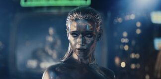Julia Garner as Shalla-Bal/Silver Surfer in The Fantastic Four: First Steps, directed by Matt Shakman. Copyright: 20th Century Studios/Marvel Studios. All Rights Reserved. Copyright & TM Marvel.