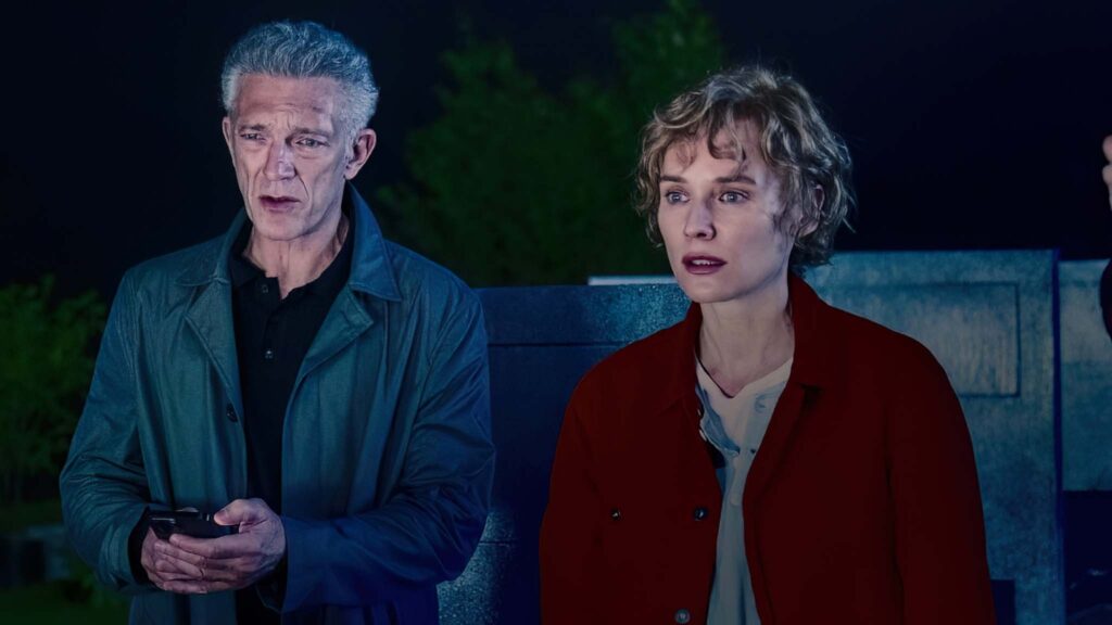 Vincent Cassel as Karsh and Diane Kruger as Becca in The Shrouds, directed by David Cronenberg. Photo: Sophie Giraud. Copyright: Vertigo Releasing. All Rights Reserved.