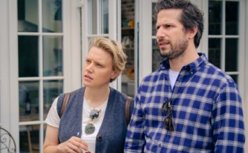 Kate McKinnon as Amy and Andy Samberg as Barry in The Roses, directed by Jay Roach. Photo: Jaap Buitendijk. Copyright: Searchlight Pictures. All Rights Reserved.