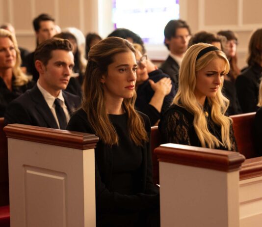 Dave Franco as Jonah, Allison Williams as Morgan and Mckenna Grace as Clara in Regretting You, directed Josh Boone. Photo: Jessica Miglio. Copyright: Paramount Pictures. All Rights Reserved.