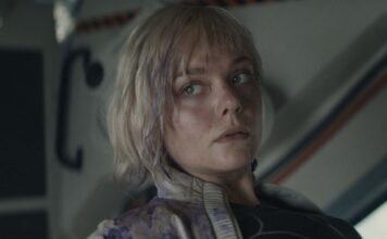 Top 3 Films of the Week 4 November 2025 Elle Fanning as Thia in Predator: Badlands, directed by Dan Trachtenberg. Copyright: 20th Century Studios. All Rights Reserved.