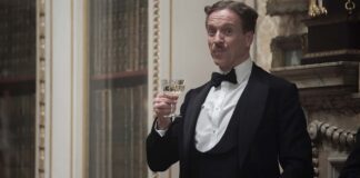 Damian Lewis as Lord Davenport in Fackham Hall, directed by Jim O'Hanlon. Photo: Paul Stephenson. Copyright: Elysian Films/Entertainment Film Distributors. All Rights Reserved.