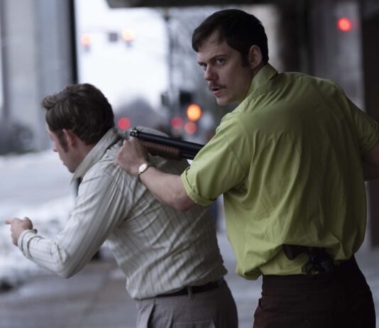 Montgomery as Richard Hall and Bill Skarsgård as Tony Kiritsis in Dead Man’s Wire, directed by Gus Van Sant. Photo: Stefania Rosini. Copyright: Row K Entertainment. All Rights Reserved.