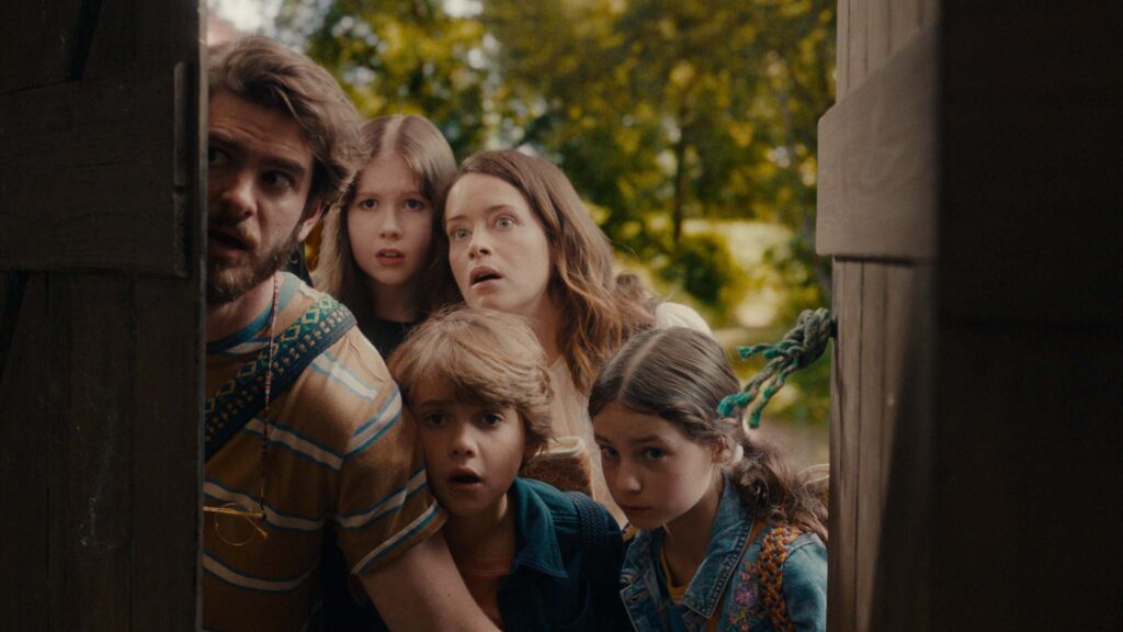 Andrew Garfield as Tim Thompson, Delilah Bennett-Cardy as Beth Thompson, Phoenix Laroche as Joe Thompson, Claire Foy as Polly Thompson and Billie Gadsdon as Fran Thompson in The Magic Faraway Tree, directed by Ben Gregor. Photo: Claire Andrew. Copyright: Entertainment Film Distributors. All Rights Reserved.
