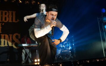 Samuel Bottomley as Billy Boyd and Séamus McLean Ross as Gavin Bain in California Schemin’, directed by James McAvoy. Copyright: StudioCanal. All Rights Reserved.