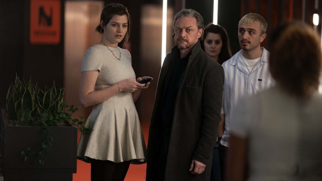 Amber Anderson as Amy and James McAvoy as Anthony Reid in California Schemin’, directed by James McAvoy. Copyright: StudioCanal. All Rights Reserved.