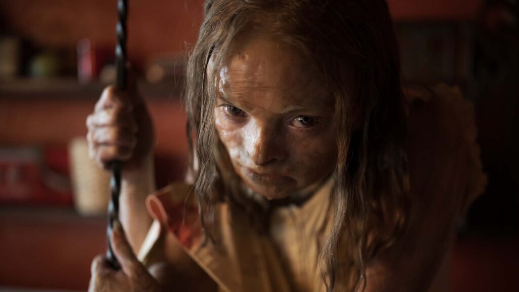 Natalie Grace as Katie in Lee Cronin’s The Mummy, directed by Lee Cronin. Photo: Patrick Redmond. Copyright: Warner Bros. Entertainment Inc. All Rights Reserved.