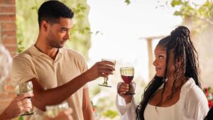 Regé-Jean Page as Michael and Halle Bailey as Anna in You, Me & Tuscany, directed by Kat Coiro. Photo: Giulia Parmigiani. Copyright: Universal Studios. All Rights Reserved.