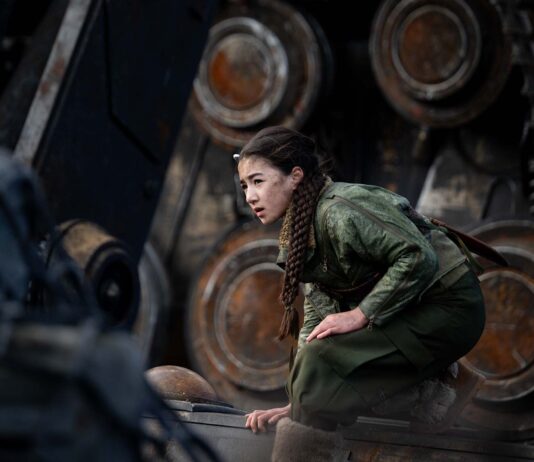 Eve Ridley as Ruthye in Supergirl, directed by Craig Gillespie. Photo: Parisa Taghizadeh. Copyright: Warner Bros. Entertainment. All Rights Reserved.