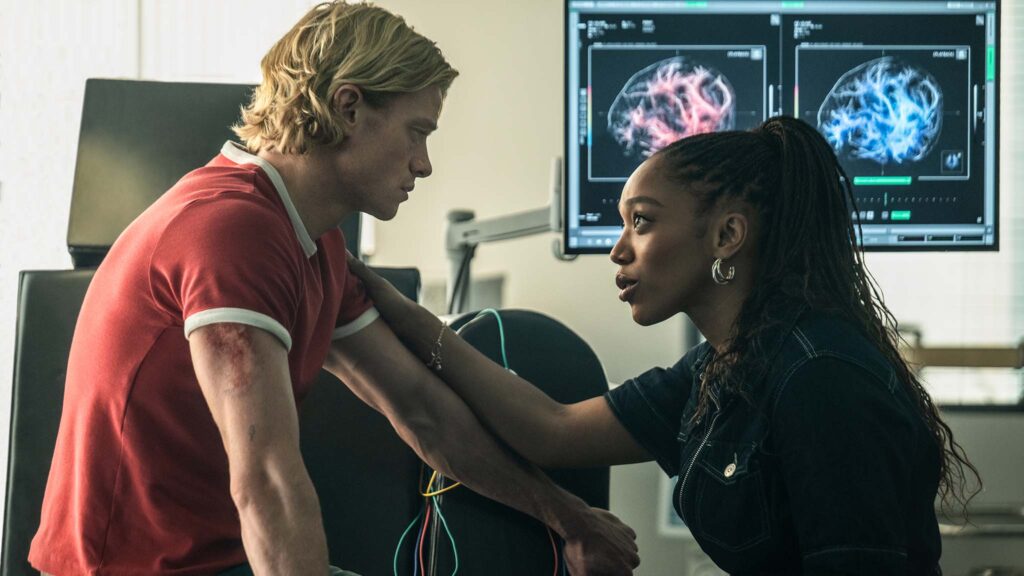 Tom Rhys Harries as Matt Hagen and Naomi Ackie as Caitlyn Corr in Clayface, directed by James Watkins. Copyright: Warner Bros. Ent. All Rights Reserved.