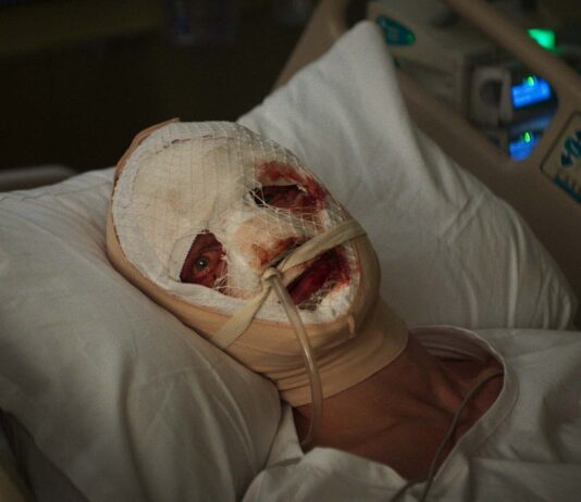 Tom Rhys Harries as Matt Hagen in Clayface, directed by James Watkins. Copyright: Warner Bros. Ent. All Rights Reserved.