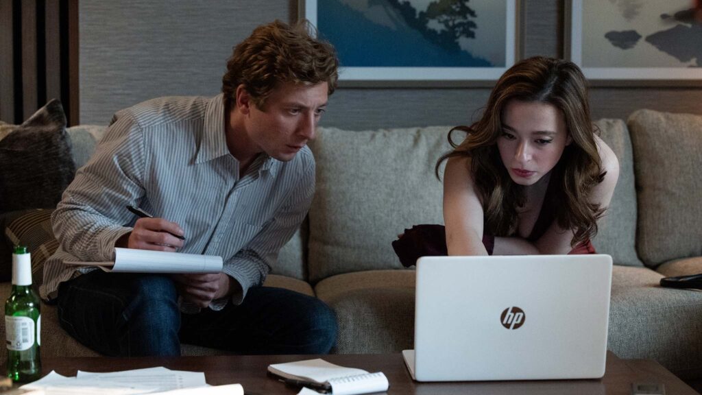 Jeremy Allen White as Jeff Horwitz and Mikey Madison as Frances Haugen in The Social Reckoning, directed by Aaron Sorkin. Photo: Leah Gallo. Copyright: CTMG, Inc. All Rights Reserved.